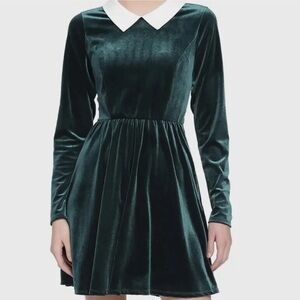 Hot Topic HALLOWEEN Velvet Long Sleeve Dress with White Collar